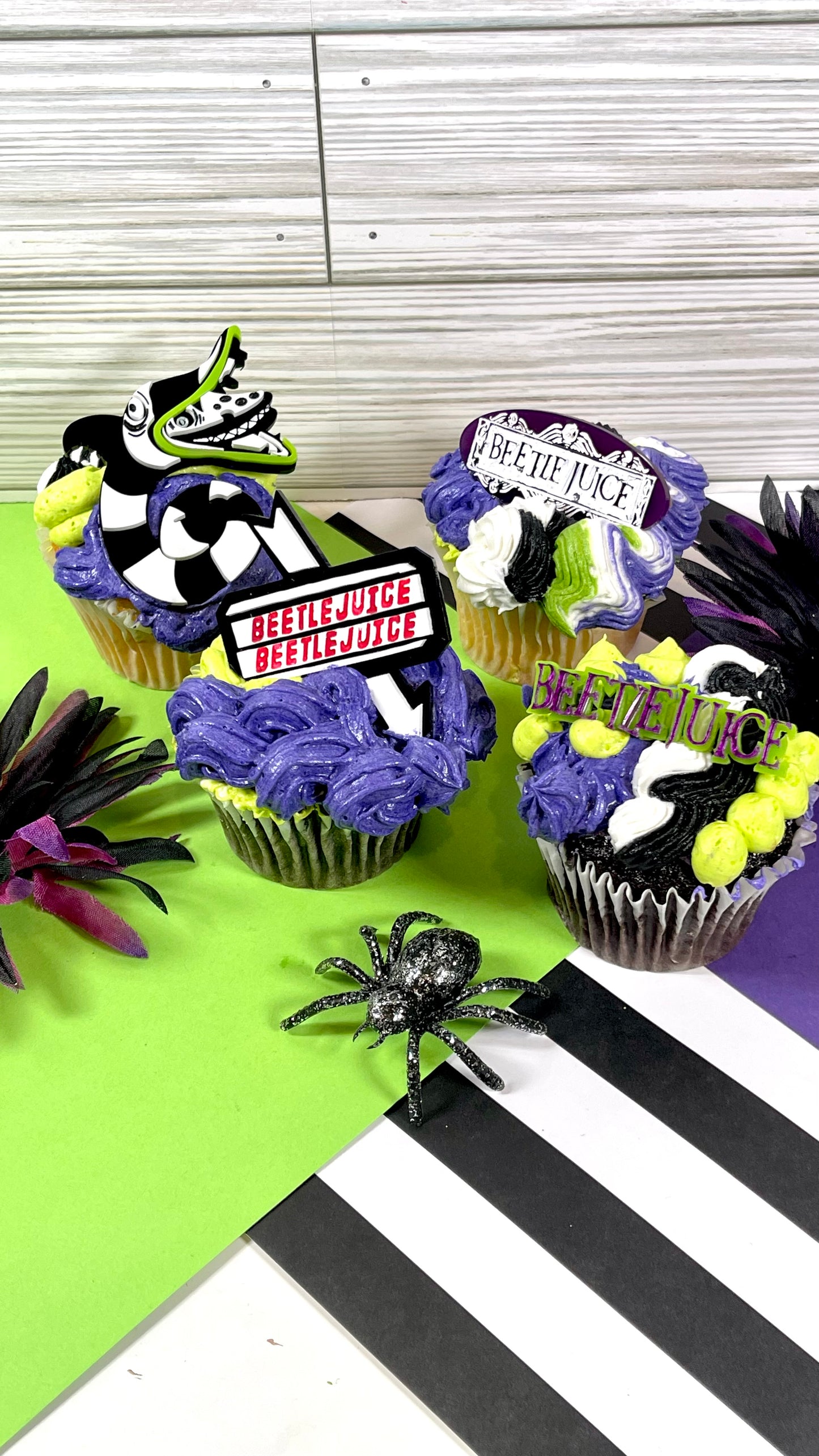 Party Party Cupcake Charms